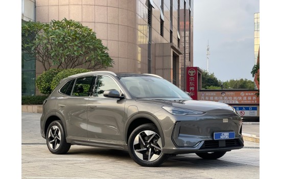 Geely Galaxy E5, 2025 (7), модель 2026 года, пробег 13 тысяч км